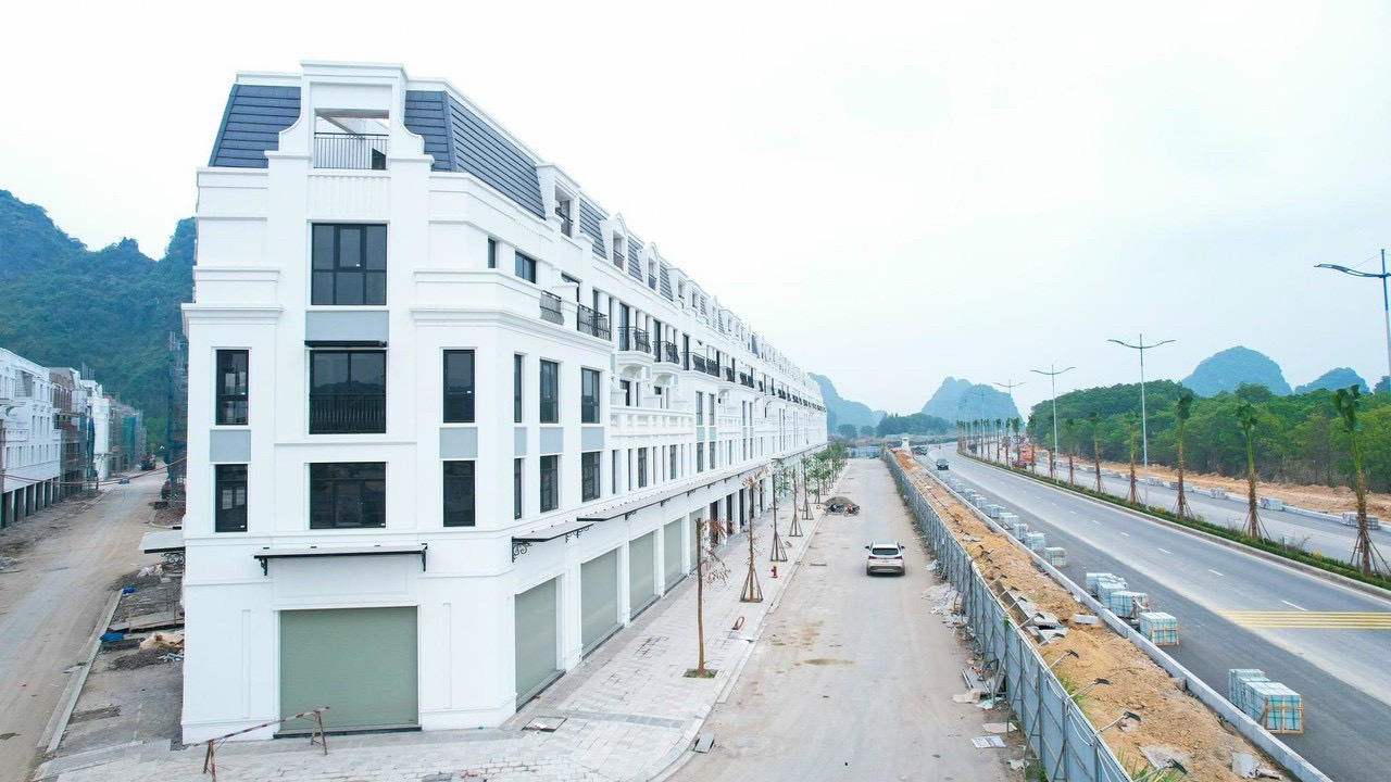 La Emera Hạ Long
