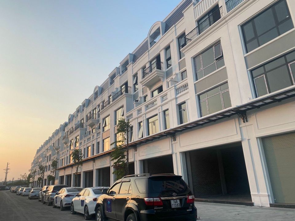 La Emera Hạ Long